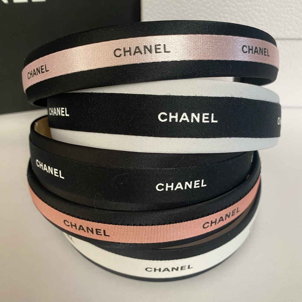 CHANEL Black and White Logo Ribbon Headband with Contrast Trim - Picture 6 of 6